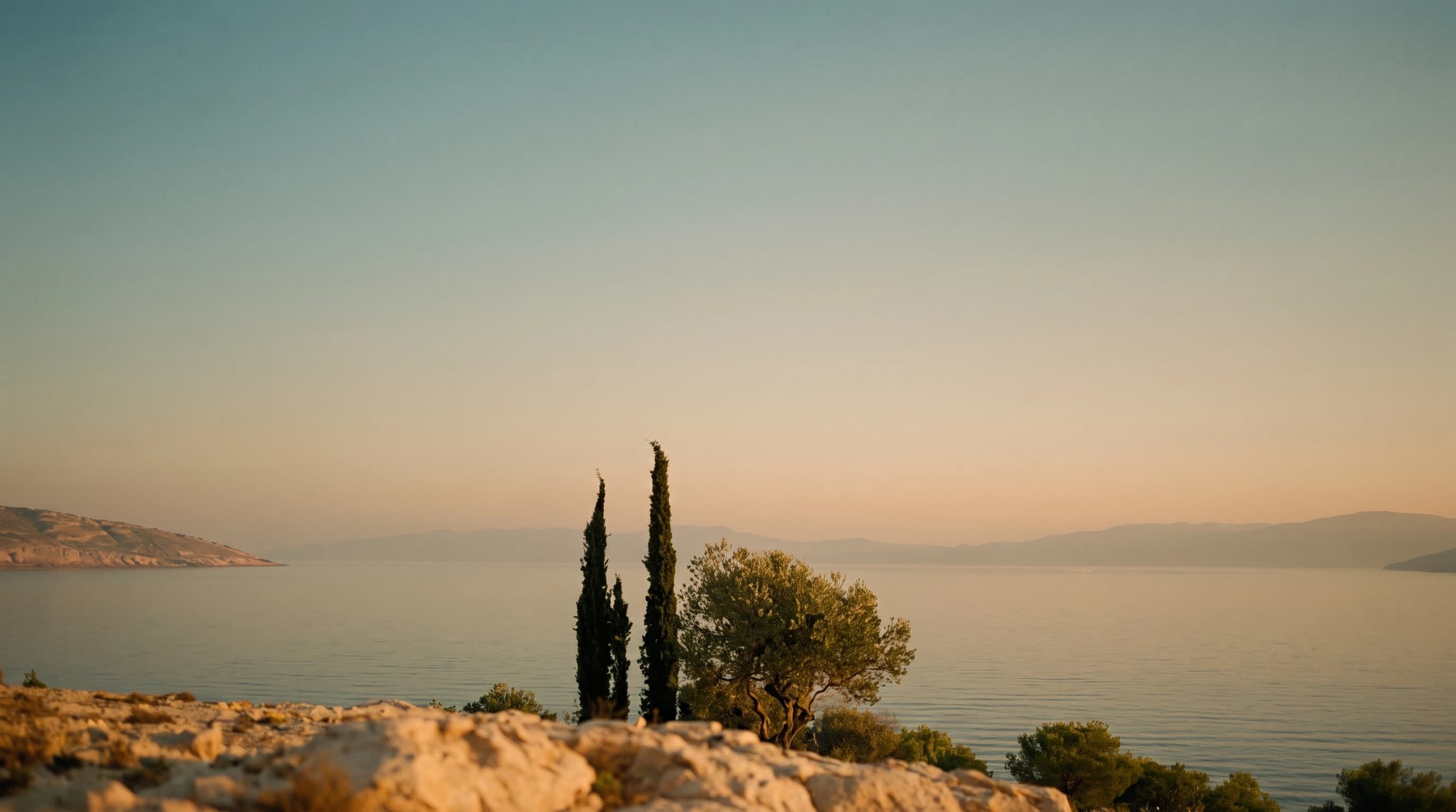 Littoral des Alpes-Maritimes au crépuscule